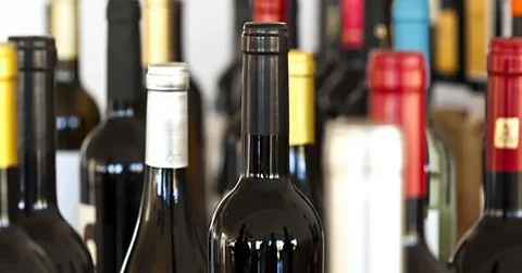 What Are the Standard Sizes of Wine Bottles in a Case?